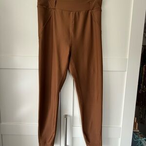 Alo Airlift High-Waist 7/8 Charmer Legging
 High-Waisted Leggings